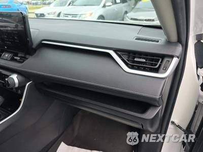 2024 Toyota RAV4 XLE Premium - zdjęcie 19 z 33 - miniatura