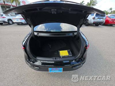 2025 Toyota Crown XLE - zdjęcie 14 z 28 - miniatura