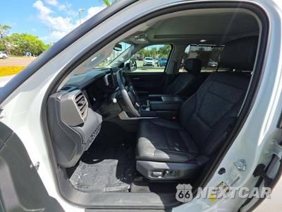 2024 Toyota Sequoia Limited - zdjęcie 6 z 37 - miniatura