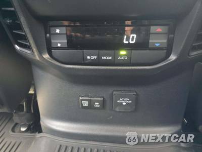2024 Toyota Sequoia Limited - zdjęcie 35 z 37 - miniatura