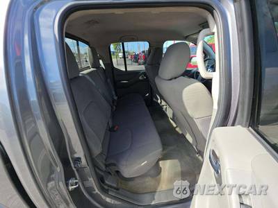 2018 Nissan Frontier SV Crew Cab Medium Bed - zdjęcie 16 z 33 - miniatura