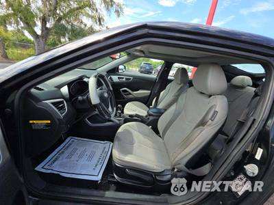 2012 Hyundai Veloster w/Gray Interior - zdjęcie 6 z 26 - miniatura