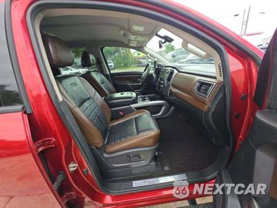 2019 Nissan TITAN Platinum Reserve Crew Cab Short Bed - zdjęcie 18 z 42 - miniatura