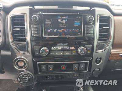 2019 Nissan TITAN Platinum Reserve Crew Cab Short Bed - zdjęcie 36 z 42 - miniatura