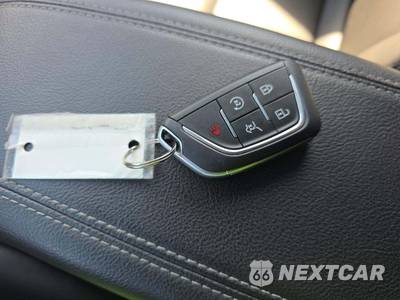 2025 Cadillac XT4 Premium Luxury 1SD - zdjęcie 8 z 28 - miniatura