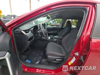 2025 Toyota RAV4 LE - zdjęcie 6 z 30 - miniatura