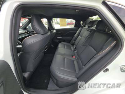 2026 Toyota Crown XLE - zdjęcie 13 z 30 - miniatura