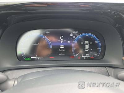 2026 Toyota Crown XLE - zdjęcie 9 z 30 - miniatura