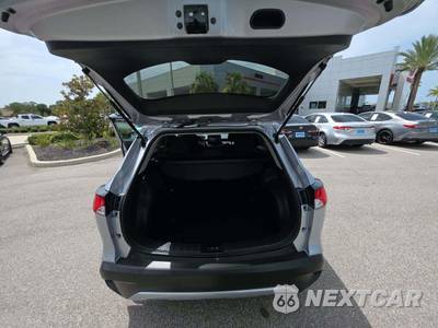 2024 Toyota Corolla Cross LE - zdjęcie 14 z 30 - miniatura