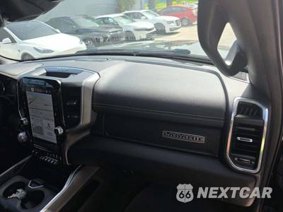 2023 Ram 1500 Laramie Crew Cab Short Bed - zdjęcie 19 z 33 - miniatura