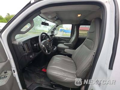 2018 Chevrolet Express 3500 Passenger Van LS 1LS 155.0" WB - zdjęcie 6 z 31 - miniatura
