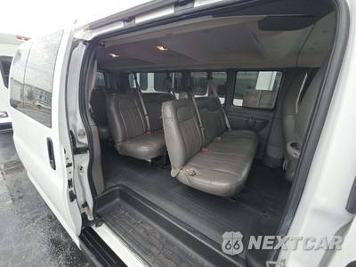 2018 Chevrolet Express 3500 Passenger Van LS 1LS 155.0" WB - zdjęcie 17 z 31 - miniatura