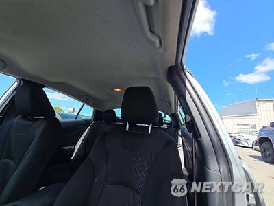 2022 Toyota Prius LE - zdjęcie 11 z 28 - miniatura