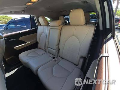2022 Toyota Highlander XLE - zdjęcie 13 z 25 - miniatura