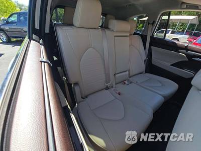 2022 Toyota Highlander XLE - zdjęcie 17 z 25 - miniatura