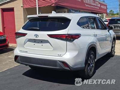 2022 Toyota Highlander XLE - zdjęcie 3 z 25 - miniatura