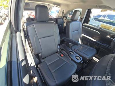 2019 Toyota Highlander Hybrid Limited - zdjęcie 17 z 23 - miniatura