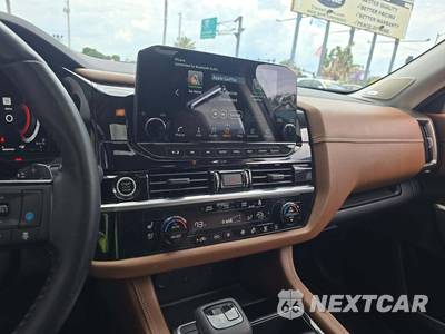 2023 Nissan Pathfinder Platinum - zdjęcie 10 z 25 - miniatura
