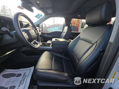 2026 Ford Super Duty F-250 Lariat Crew Cab Medium Bed - zdjęcie 6 z 20 - miniatura
