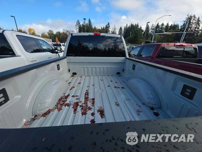 2026 Ford Super Duty F-250 Lariat Crew Cab Medium Bed - zdjęcie 14 z 20 - miniatura