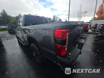 2026 Ford Super Duty F-350 Lariat Crew Cab Medium Bed - zdjęcie 2 z 20 - miniatura