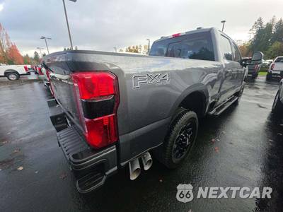 2026 Ford Super Duty F-350 Lariat Crew Cab Medium Bed - zdjęcie 3 z 20 - miniatura