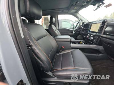 2026 Ford Super Duty F-350 Lariat Crew Cab Medium Bed - zdjęcie 18 z 20 - miniatura