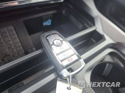 2026 Ford Super Duty F-350 Lariat Crew Cab Medium Bed - zdjęcie 8 z 20 - miniatura