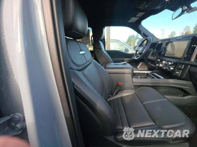 2026 Ford Super Duty F-250 Platinum Crew Cab Medium Bed - zdjęcie 18 z 20 - miniatura