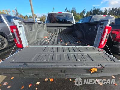 2026 Ford Super Duty F-250 Platinum Crew Cab Medium Bed - zdjęcie 14 z 20 - miniatura