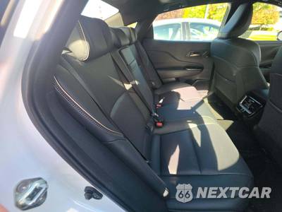 2026 Toyota Crown Platinum - zdjęcie 16 z 20 - miniatura