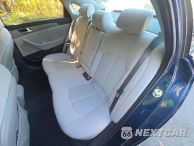2017 Hyundai Sonata SE - zdjęcie 12 z 36 - miniatura