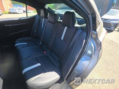 2026 Toyota Camry SE - zdjęcie 13 z 21 - miniatura