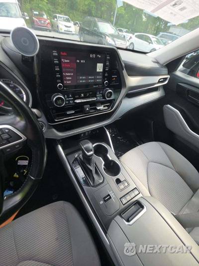 2022 Toyota Highlander LE - zdjęcie 9 z 34 - miniatura