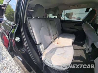 2022 Toyota Highlander LE - zdjęcie 17 z 34 - miniatura