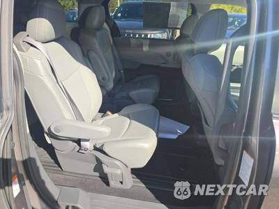 2021 Toyota Sienna XLE 7-Passenger 120.5" WB - zdjęcie 17 z 26 - miniatura