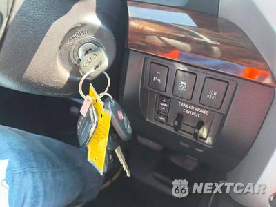 2017 Toyota Tundra Limited Crew Cab Short Bed - zdjęcie 8 z 28 - miniatura