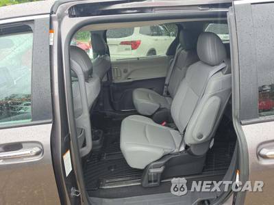 2024 Toyota Sienna XLE 7-Passenger 120.5" WB - zdjęcie 13 z 22 - miniatura