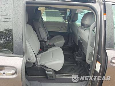 2024 Toyota Sienna XLE 7-Passenger 120.5" WB - zdjęcie 17 z 22 - miniatura