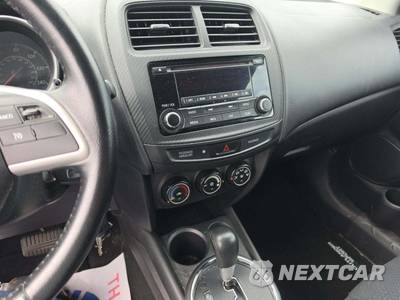 2015 Mitsubishi Outlander Sport ES - zdjęcie 10 z 27 - miniatura