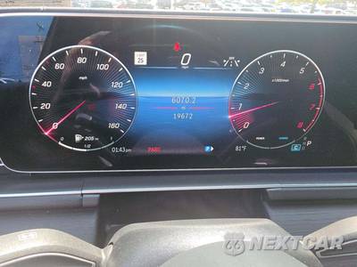 2025 Mercedes-Benz GLS 450 4MATIC - zdjęcie 9 z 24 - miniatura