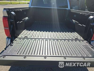 2025 Toyota Tacoma SR5 Crew Cab Medium Bed - zdjęcie 14 z 21 - miniatura