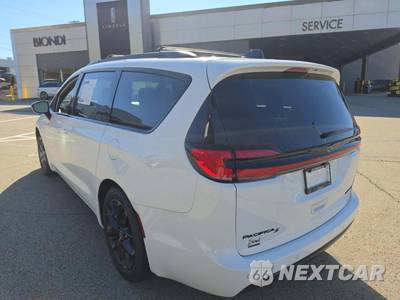2026 Chrysler Pacifica Limited 121.6" WB - zdjęcie 2 z 23 - miniatura