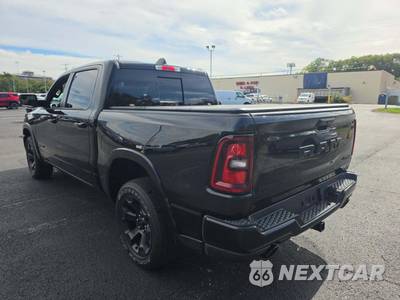 2025 Ram 1500 Big Horn Crew Cab Short Bed - zdjęcie 2 z 22 - miniatura
