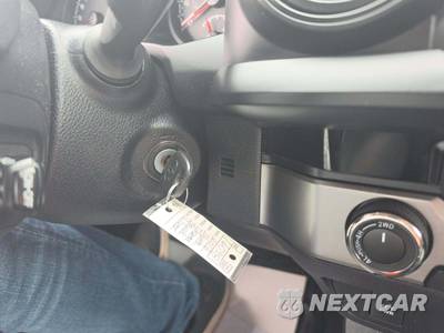 2018 Toyota Tacoma SR Crew Cab Medium Bed - zdjęcie 8 z 24 - miniatura