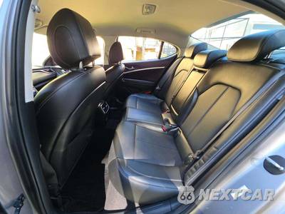 2026 Genesis G70 2.5T - zdjęcie 13 z 22 - miniatura