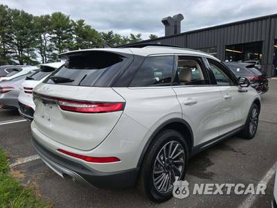 2023 Lincoln Corsair Reserve - zdjęcie 3 z 24 - miniatura