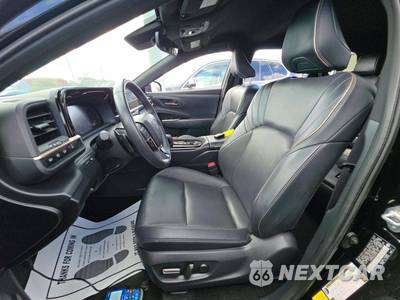 2025 Toyota Crown Signia XLE - zdjęcie 6 z 26 - miniatura