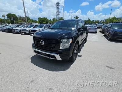 2022 Nissan TITAN SV Crew Cab Short Bed