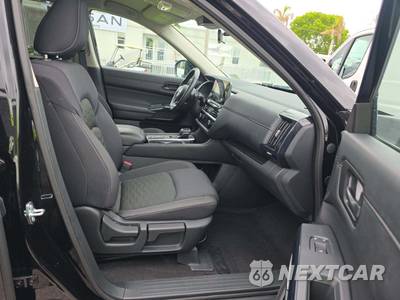 2025 Nissan Pathfinder SV - zdjęcie 19 z 21 - miniatura